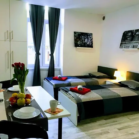 Zpula Center And Guest house Pula