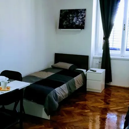 Zpula Center And Guest house 2*