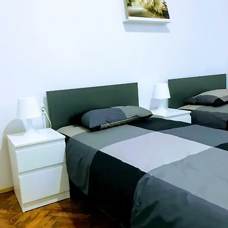 Zpula Center And Guest house Pula