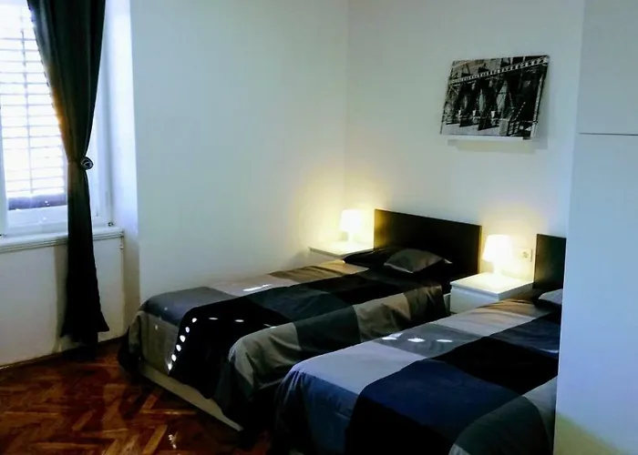 게스트하우스 Zpula Center And 2*