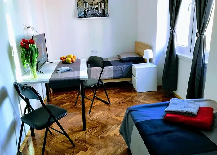 Zpula Center And 게스트하우스 풀라