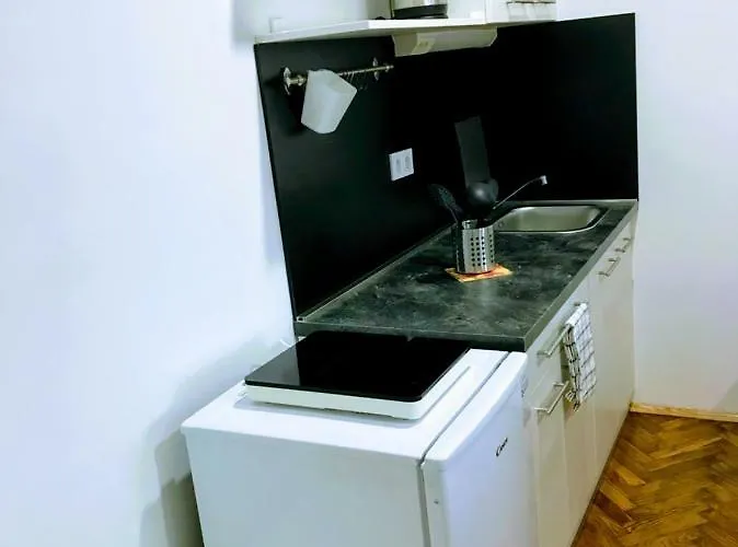 Zpula Center And 게스트하우스