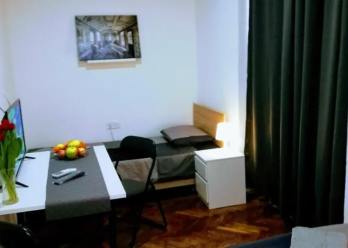 Zpula Center And 게스트하우스 2*