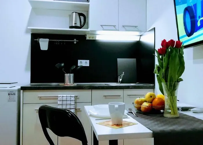 Zpula Center And 게스트하우스 2*