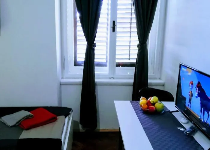 게스트하우스 Zpula Center And